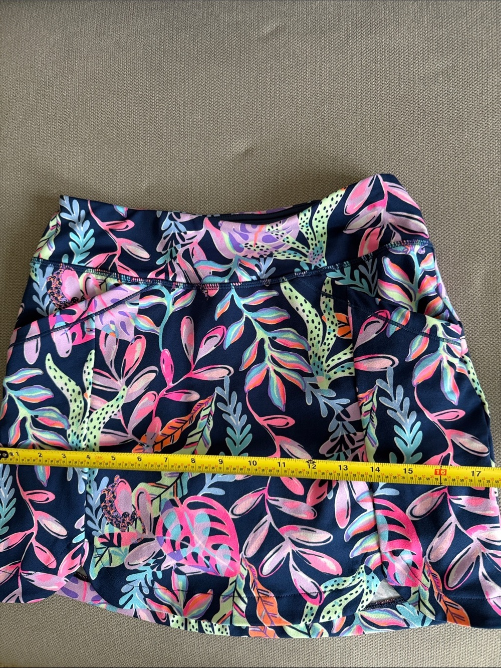 Lilly Pulitzer Sabbia Skort
Oyster Bay Navy Size XS - Picture 7 of 12